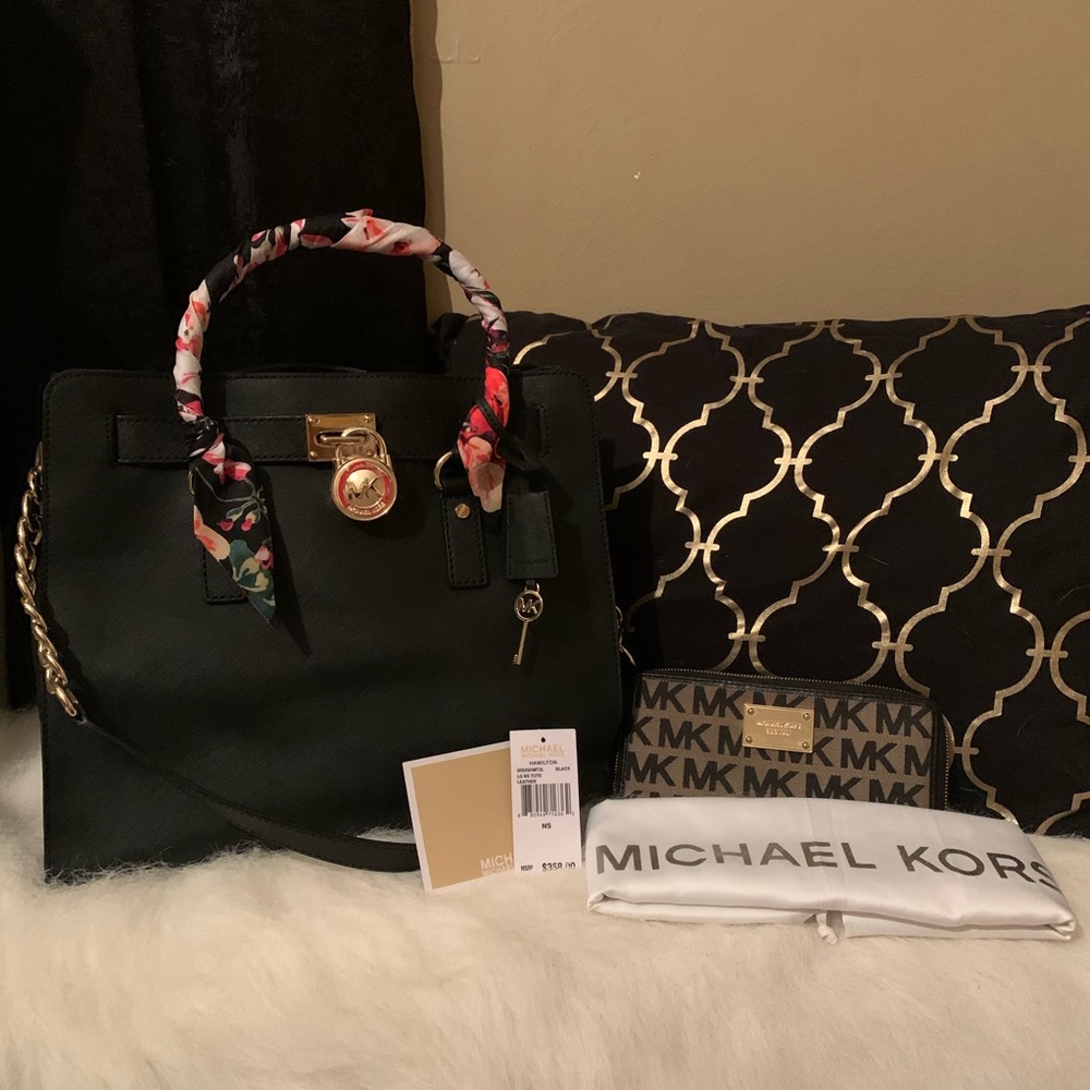 ⭐️SALE⭐️MK Large Hamilton + Matching Wallet